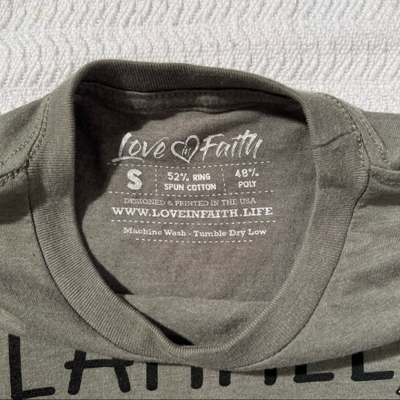 love in faith / fall green and black short sleeve tee size small womens - Picture 5 of 5